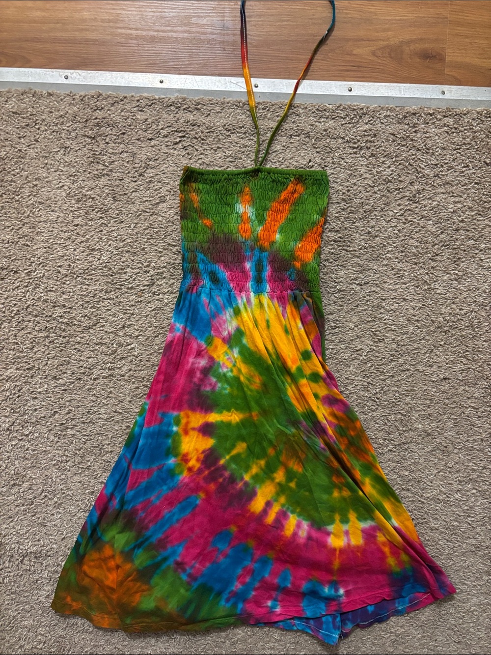 Colorful Tie-Dye Strapless Mini Sundress Woman Sm Neck Tie Smocked Top Like New